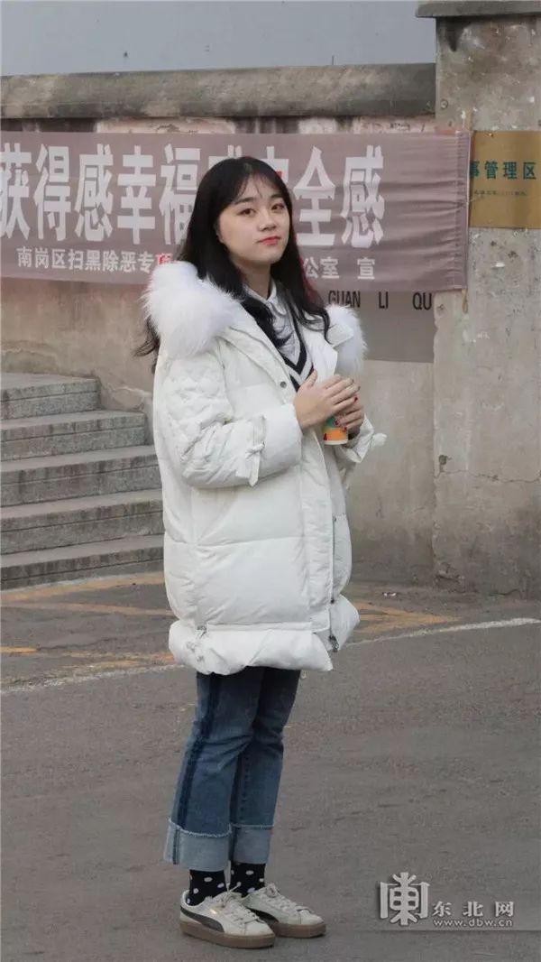 「潮酷」零下20度咋能穿得洋气？哈尔滨大学生给你示范！