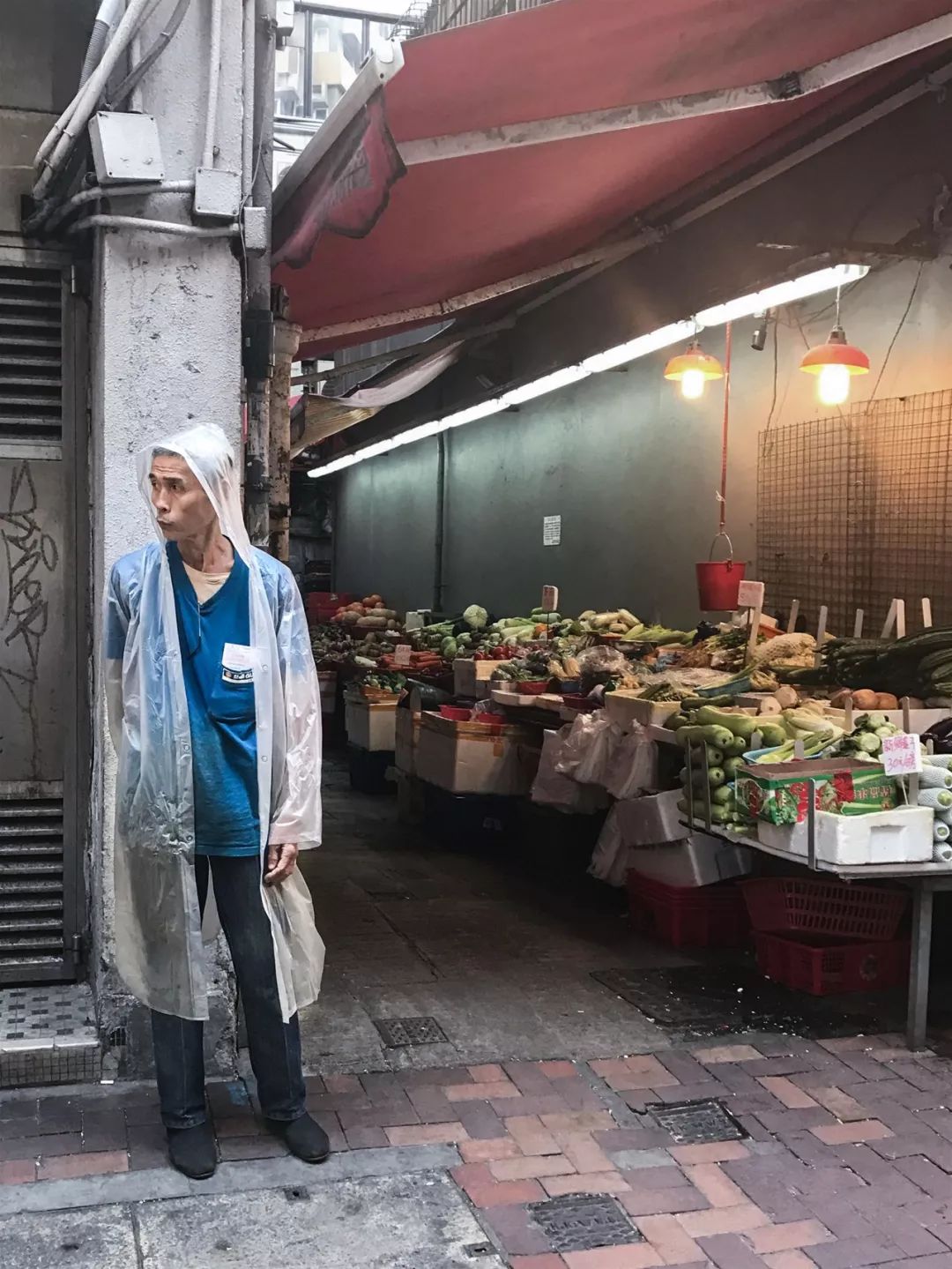 她在广州街拍3年，发现中国老头老太比年轻人潮多了