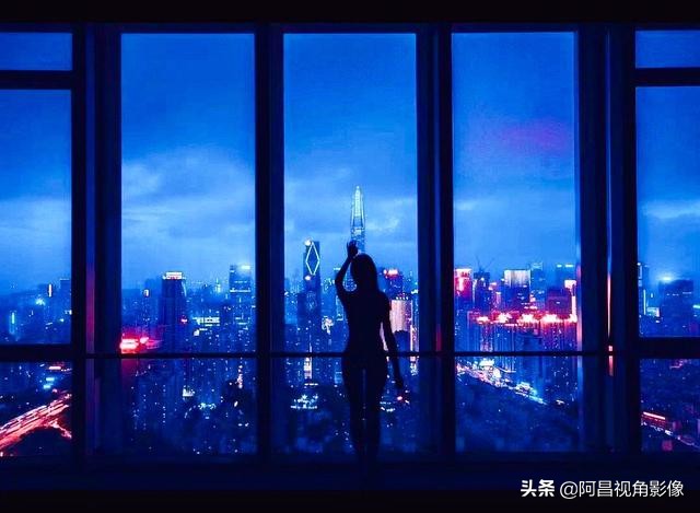 夜色阑珊处——昆明夜拍（街拍）