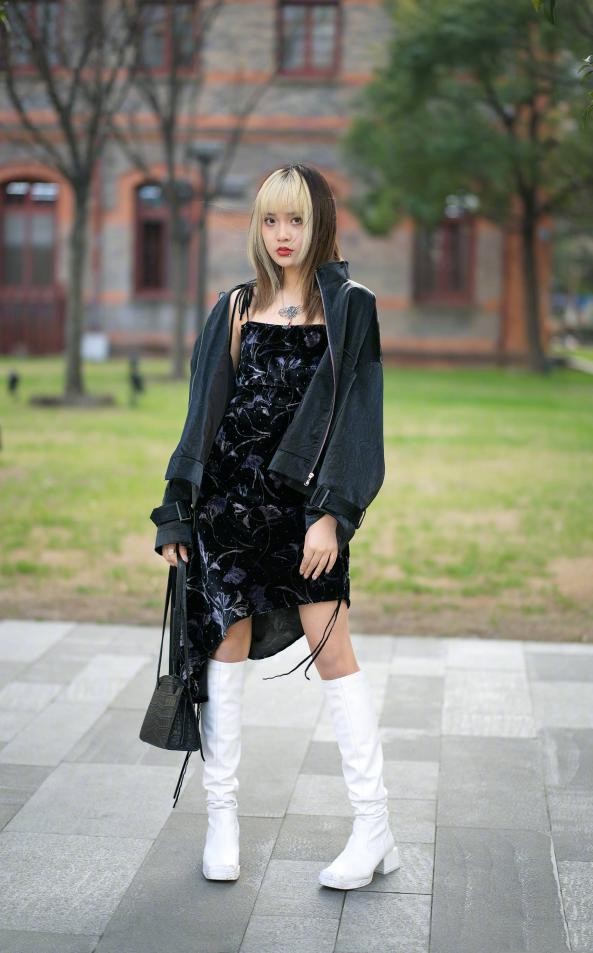 讲真，穿黑色就服杭州女生！她们的“黑色穿搭”街拍，越看越时髦