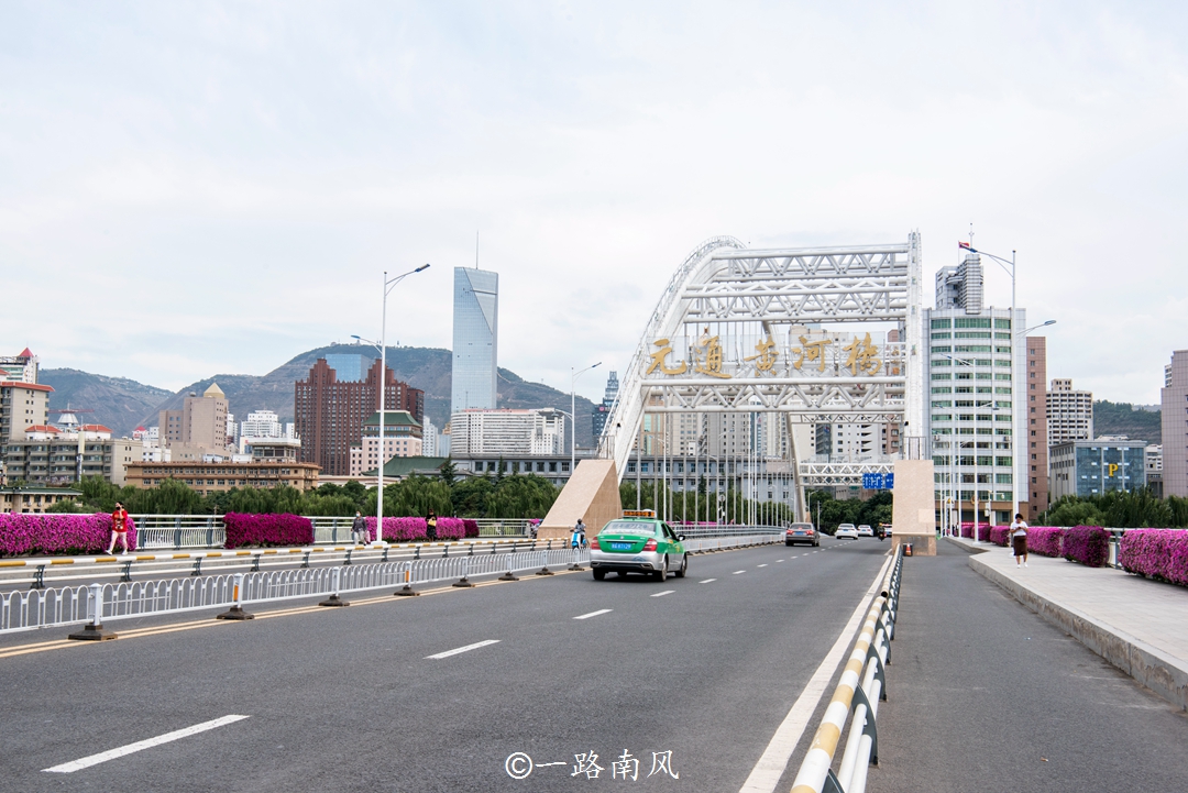 实拍“西北小香港”－兰州市，看看这座城区狭长的城市美不美