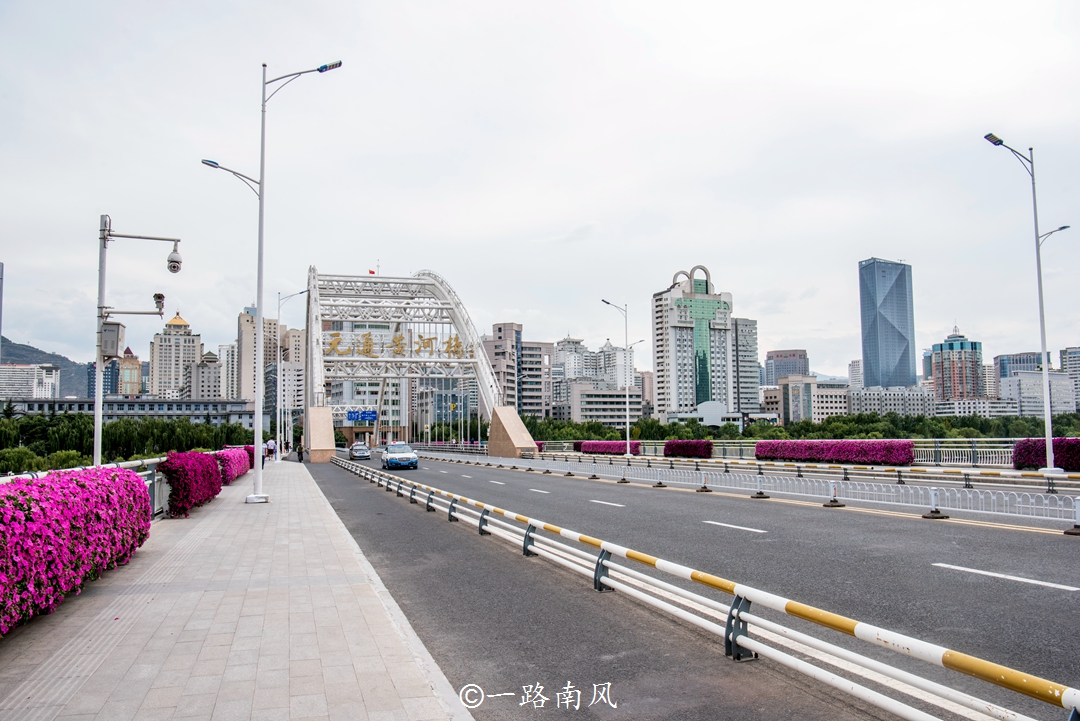 实拍“西北小香港”－兰州市，看看这座城区狭长的城市美不美