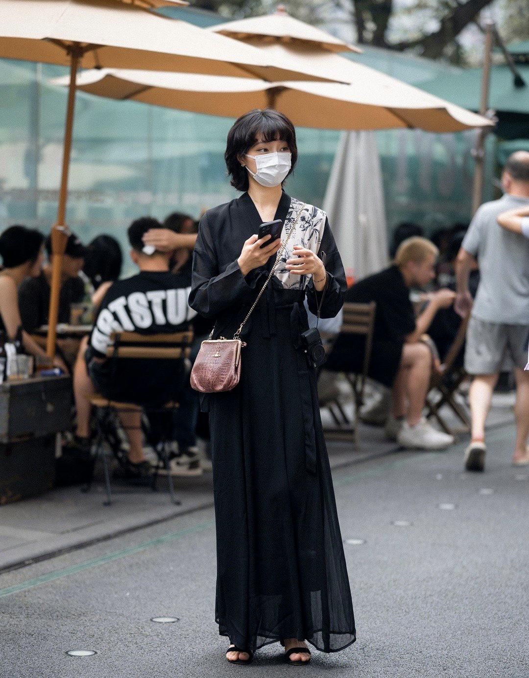 看了那么多街拍，还是成都女孩会穿，不花里花哨，时髦洋气又大气