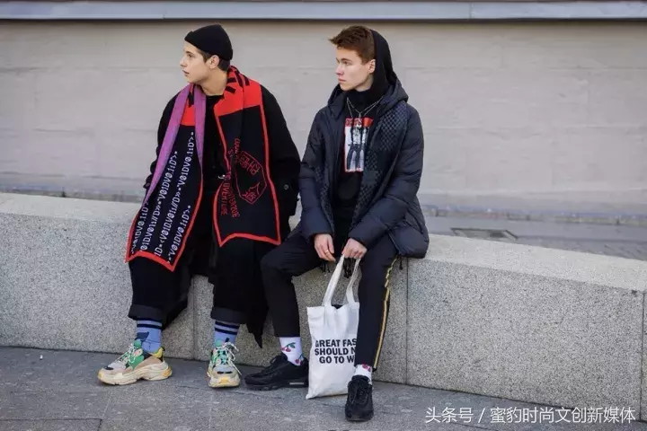 「蜜豹时尚」“战斗民族”的潮流面，2018春夏俄罗斯时装周街拍