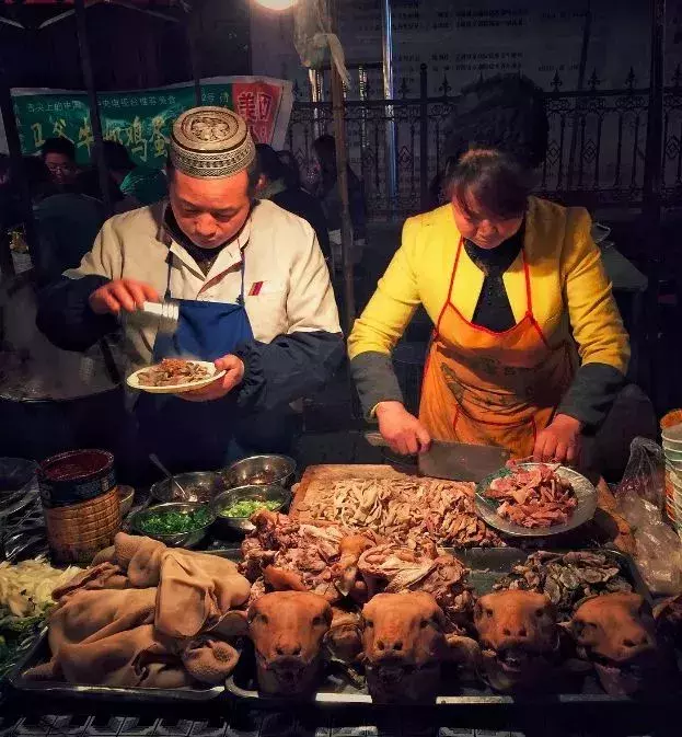 张馨予婚后蜜月地曝光！一个为了吃也值得去的城市，吃到不想离开