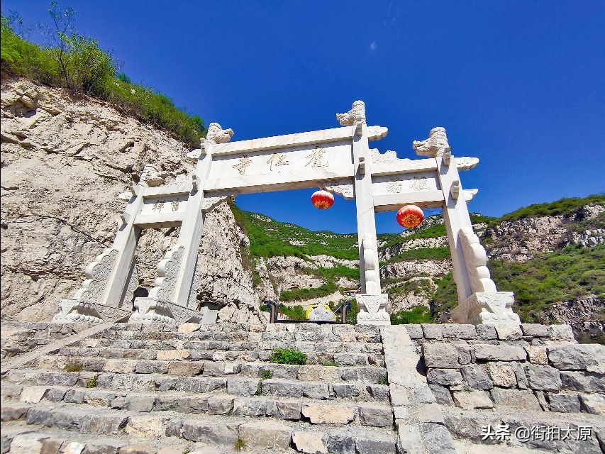 徒步走进耄仁寺，沿途的风景让人陶醉