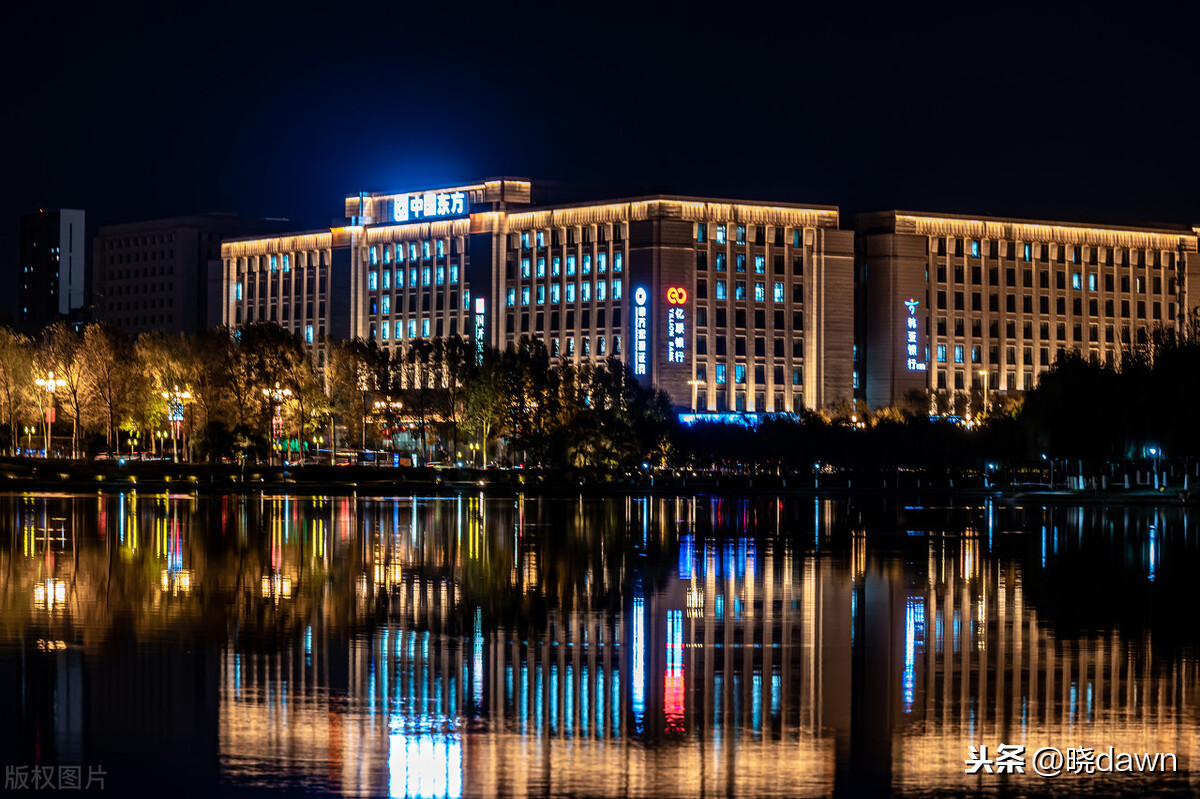 中国长春市城区及友谊公园夜景