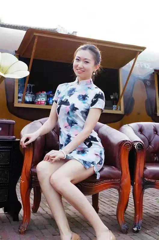 一大波贵阳旗袍美女来袭:窈窕身姿,太养眼啦！