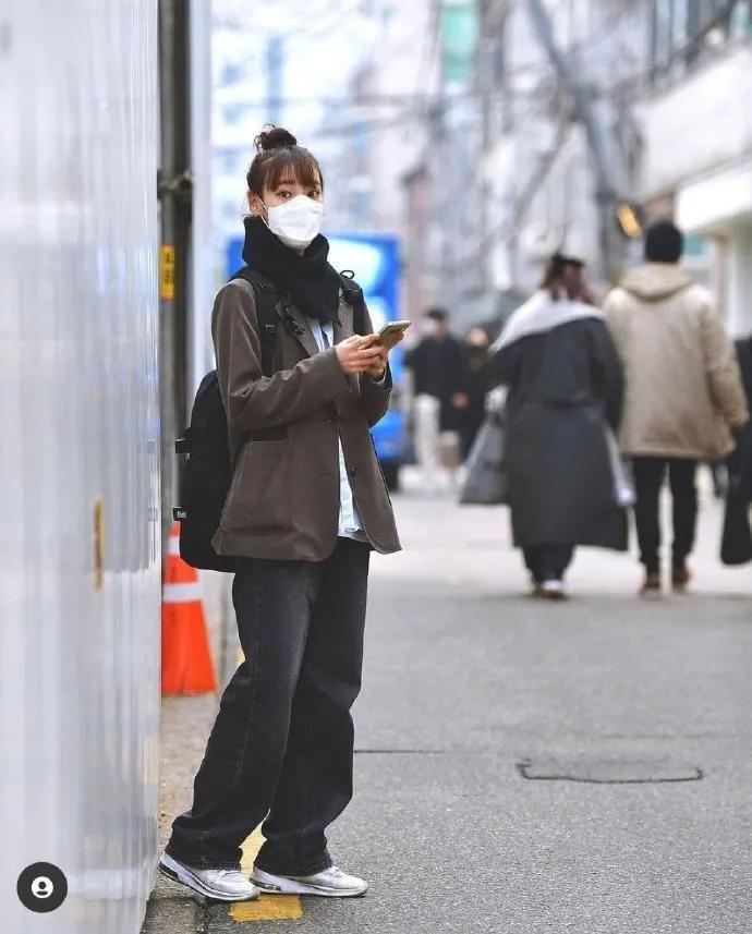 韩国街拍摄影师，首尔街头的时髦女孩秋冬穿搭范本