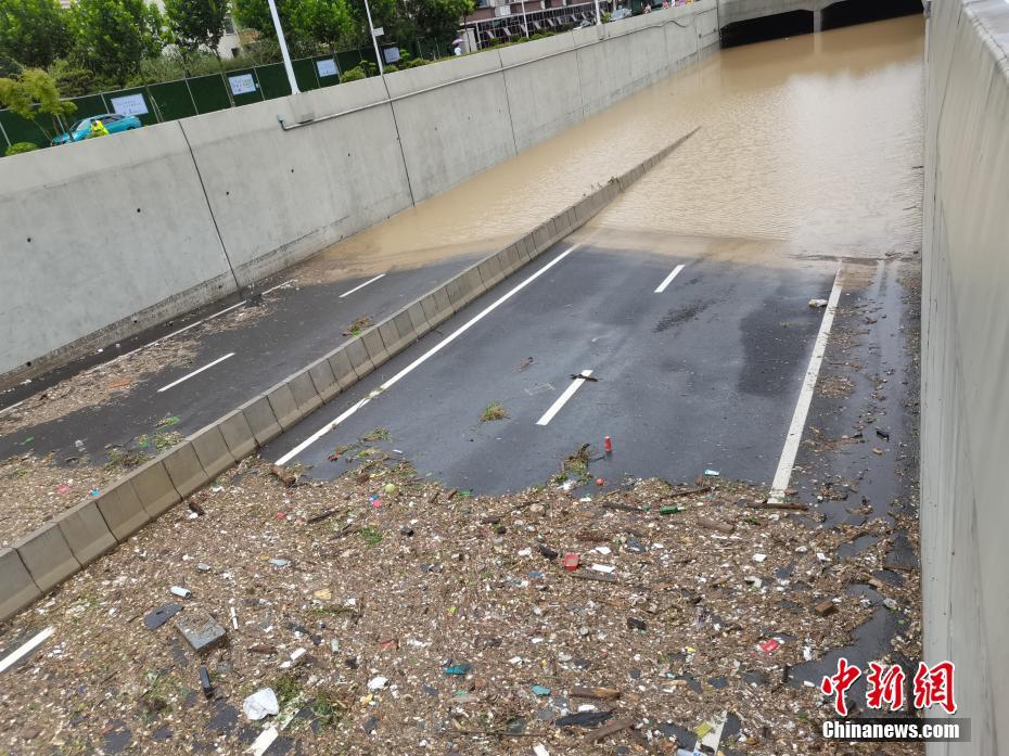 直击洪水消退后的河南郑州街头