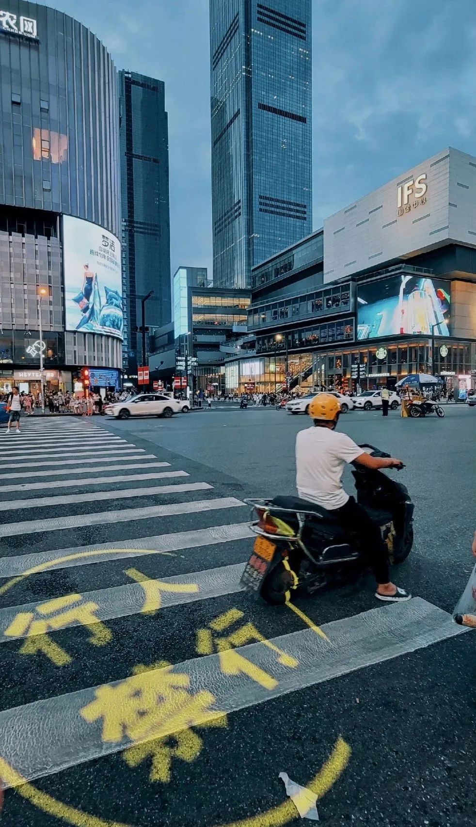 街拍 | 哇！熟悉的长沙，被你拍出了陌生感