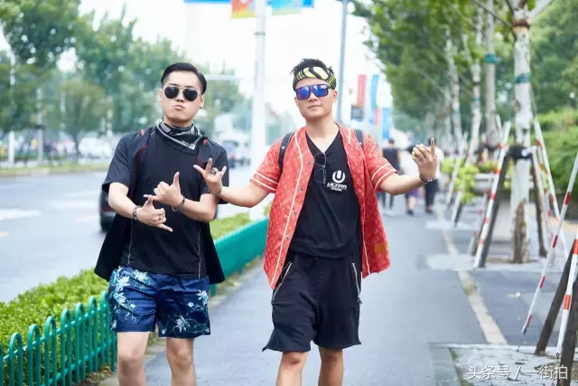 上海音乐节街拍：教你如何穿才能穿出经常出没夜店的样子？