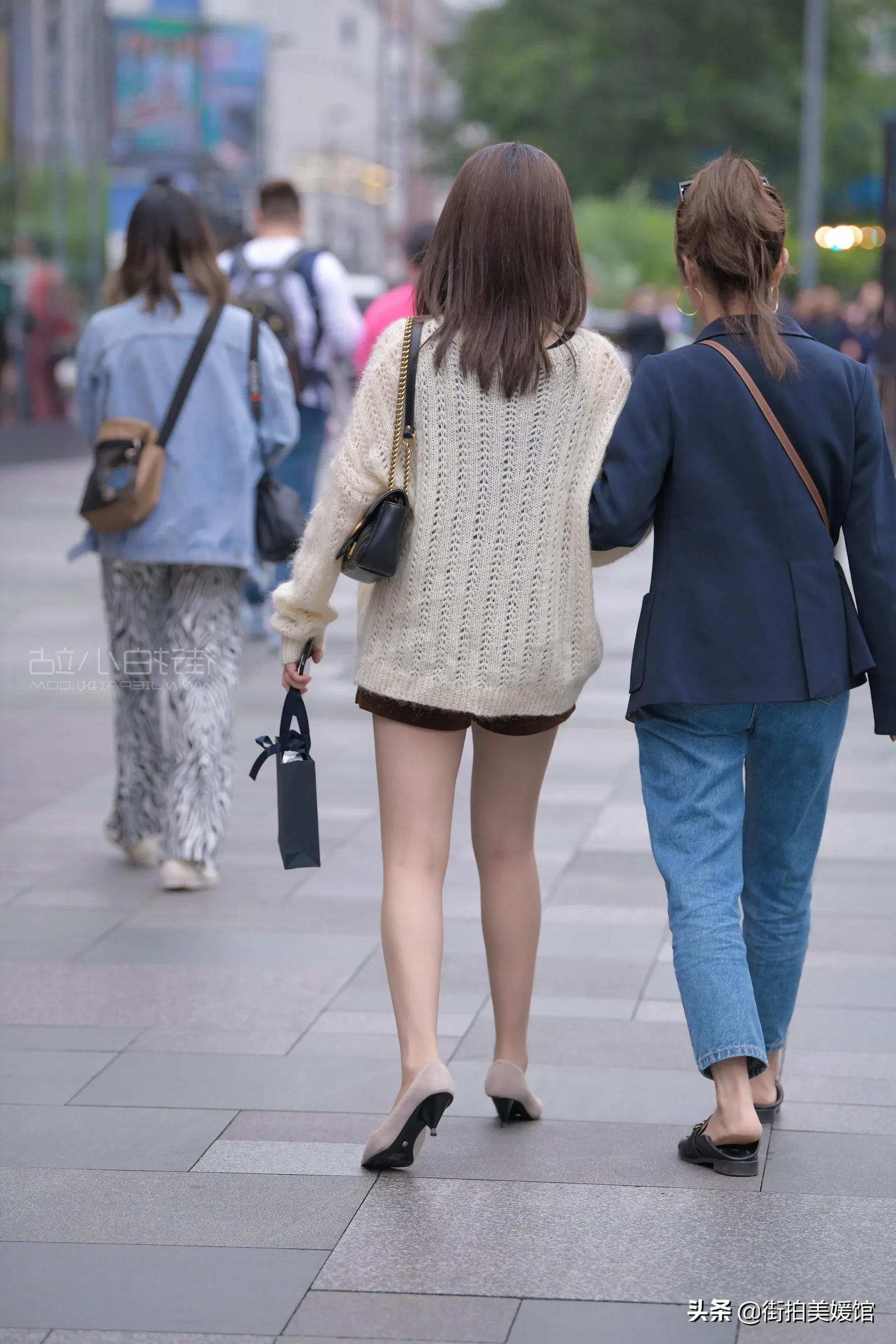 街拍｜天气再冷，也要勇敢展露自己