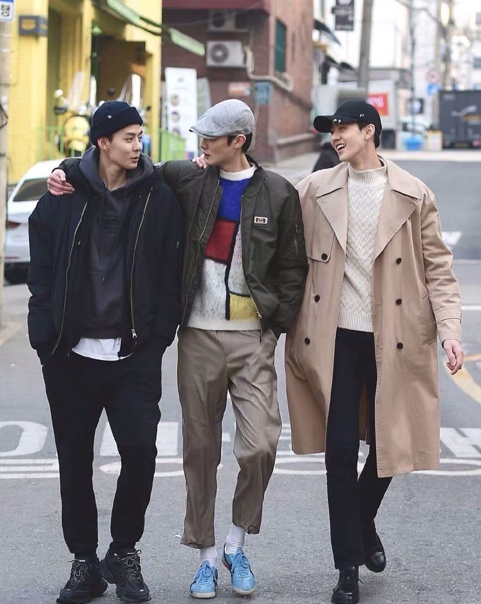 从街拍中能看出：韩国男生的品位不一般，穿着简约高级，值得学习