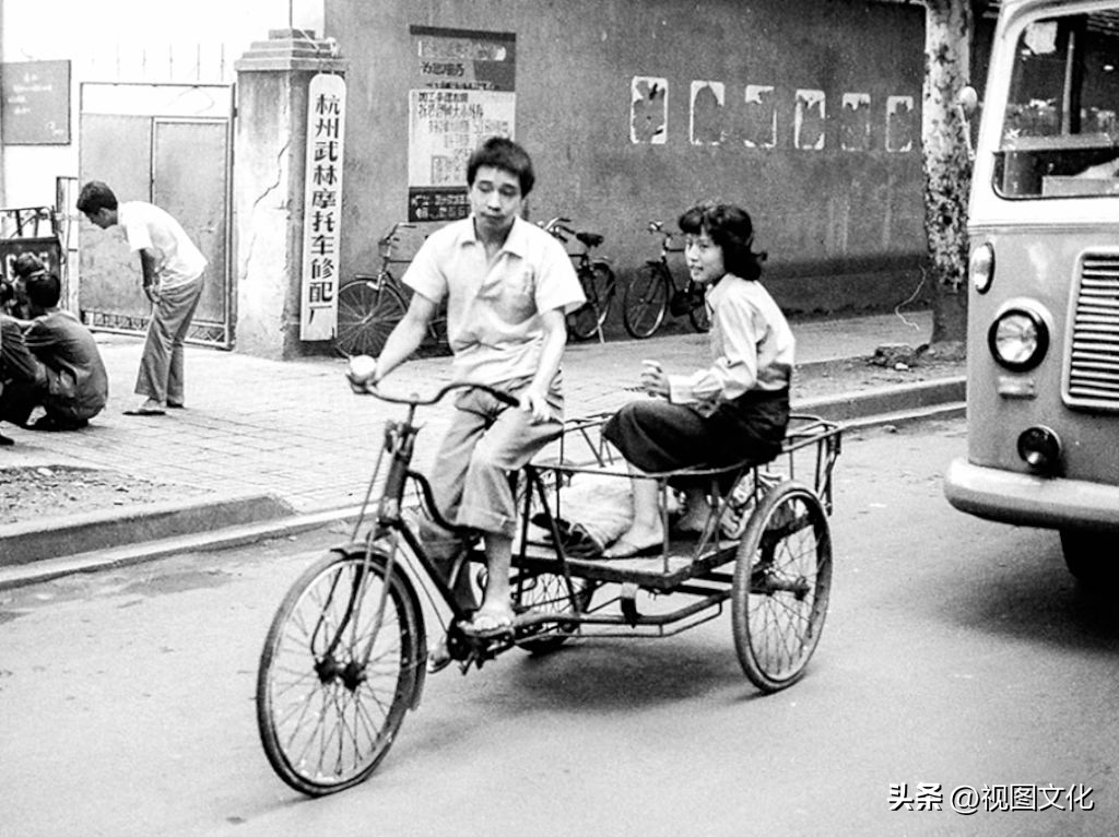 难得一见!80年代的杭州街拍，40年前的杭城，值得细细品味