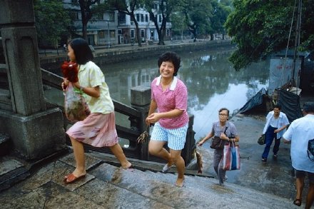 八十年代羊城街拍，时尚的广州生活