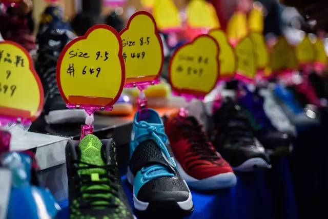 在武汉街拍了25个Sneaker，看看他们都是怎么衬球鞋的！