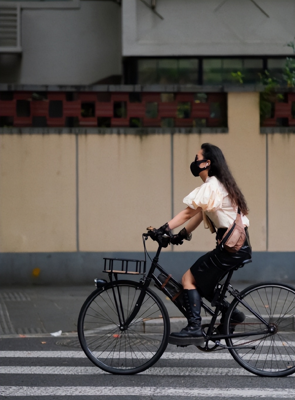 上海街拍穿搭分享，满大街的复古穿搭，整个城市都变得高级了