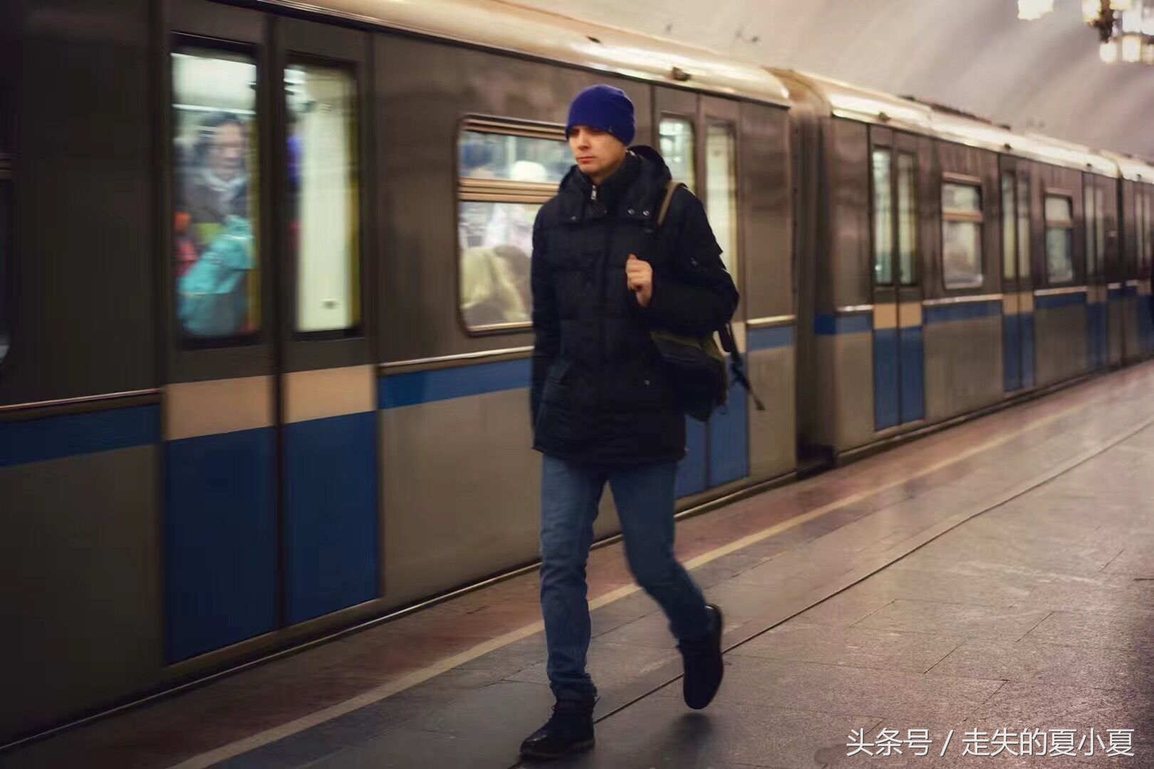 「街拍」莫斯科基辅地铁站相拥起舞的恋人