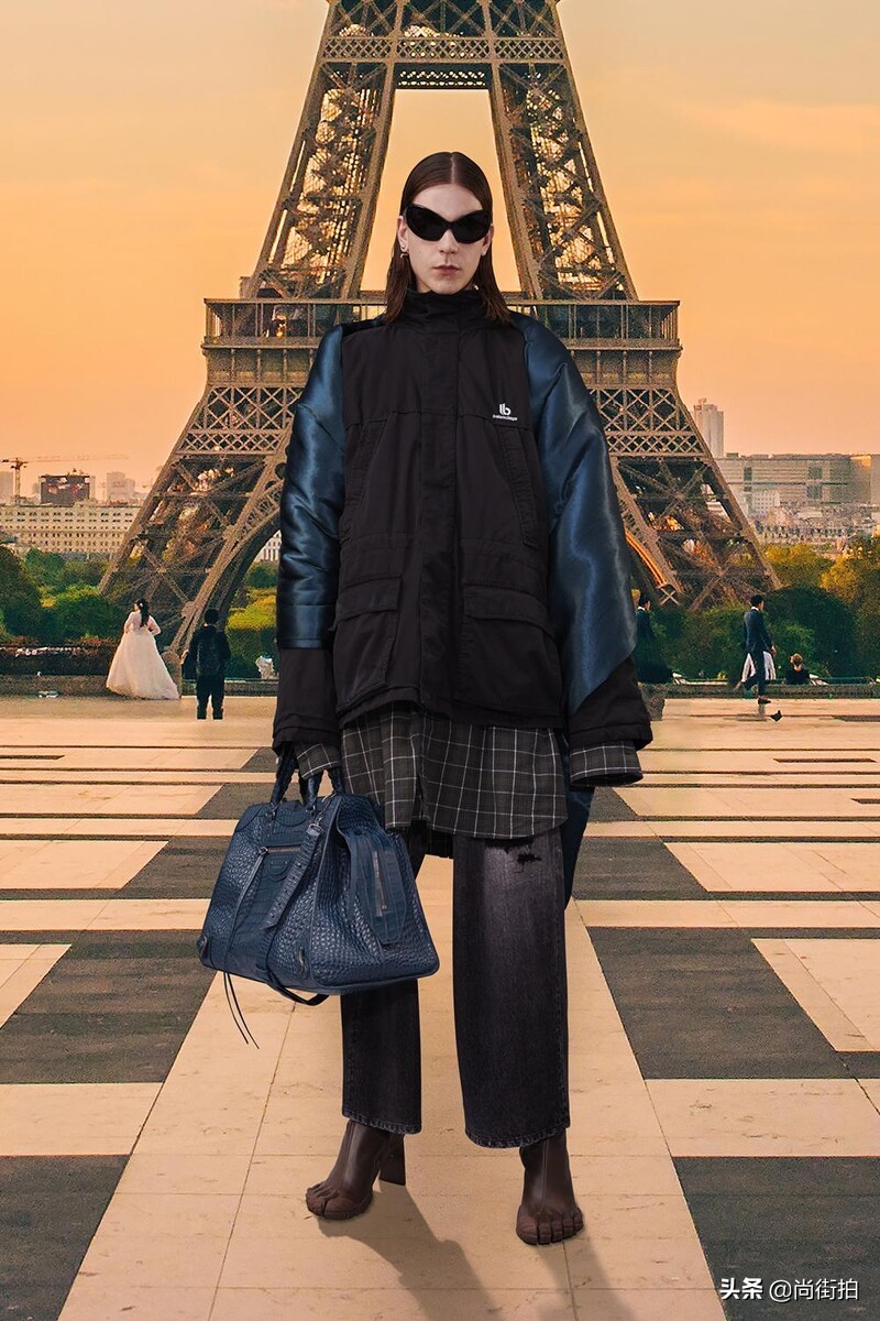 2021秋冬巴黎时装周街拍：模特儿时装秀完成环游世界的美梦