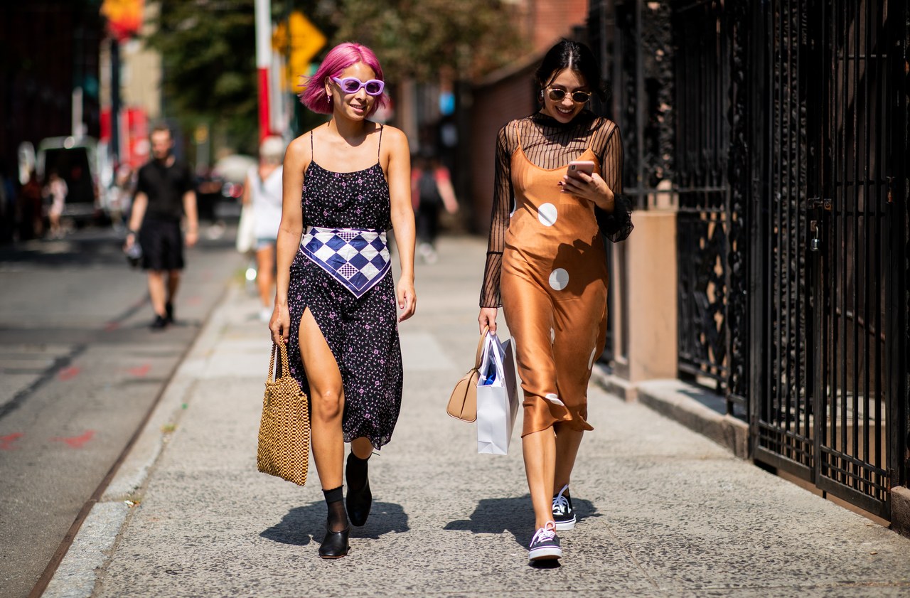 纽约时装周街拍潮人穿搭，达人热捧的理工男格纹与豹纹造型怎么搭